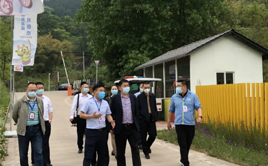 四川G22恒峰官网集团党委委员、副总经理沈钧一行到金龙长城景区调研 1周前